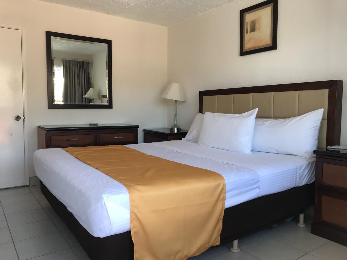 Hotel Guillen Jr Τιχουάνα Εξωτερικό φωτογραφία